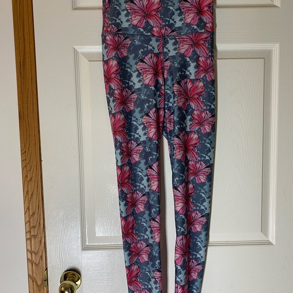 Floral Leggings. Size sm. - Picture 2 of 3